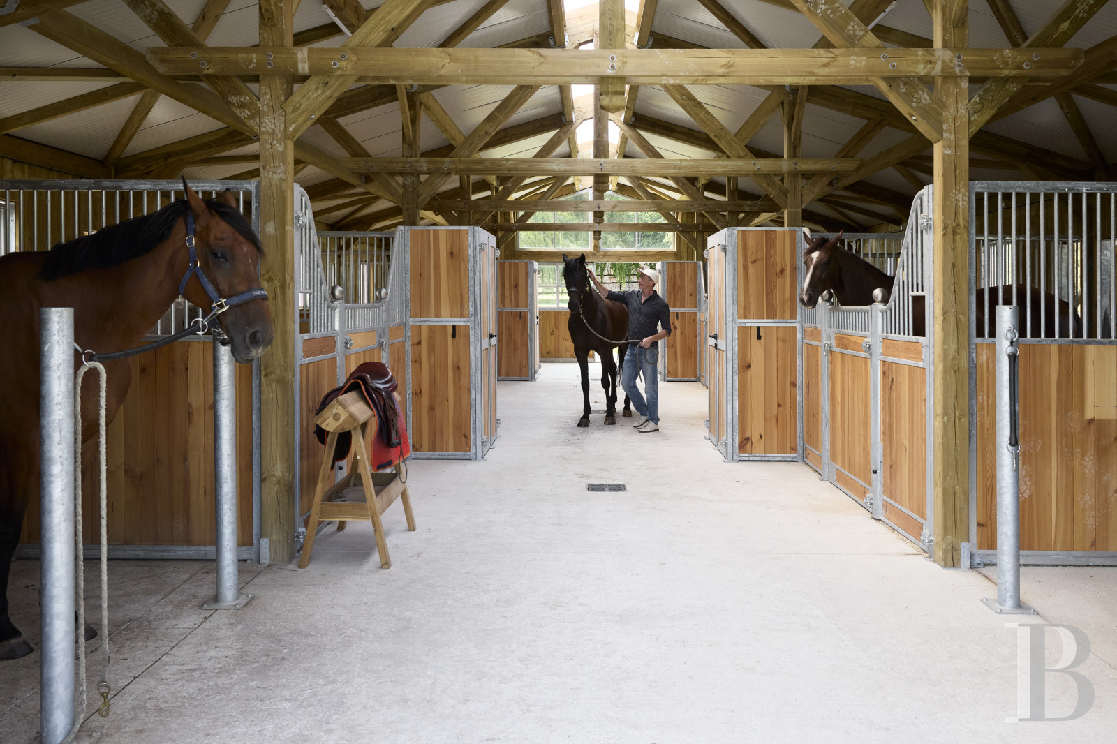 En Pays d’Auge, non loin de Lisieux, une ancienne ferme du 19e siècle transformée en paradis équestre - photo  n°17